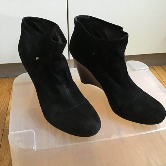 Women’s BCBG Black Suede Bootie,  7.5 - Picture 2 of 3